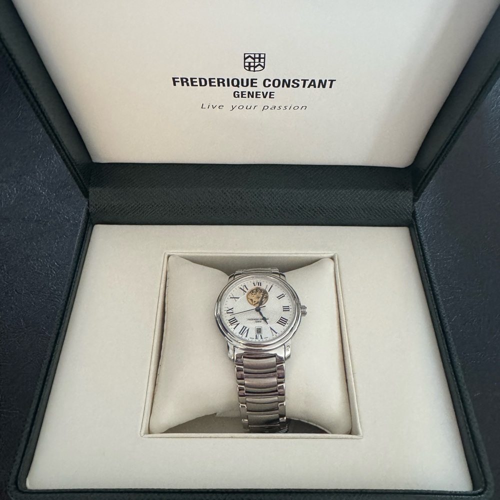 FRÉDÉRIQUE CONSTANT MENS WATCH (NWT)